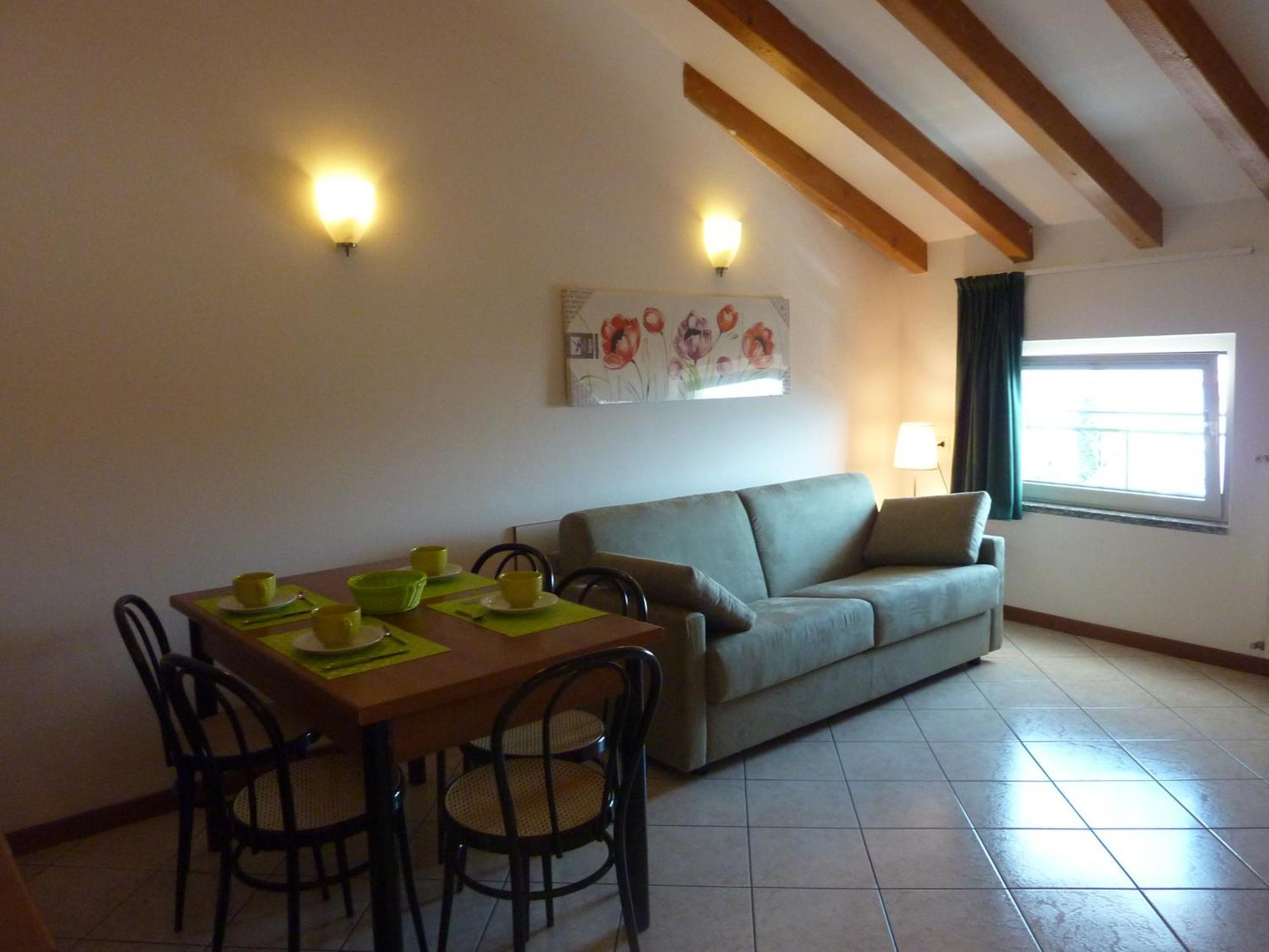 Residence Riva Del Lario Граведона Екстериор снимка