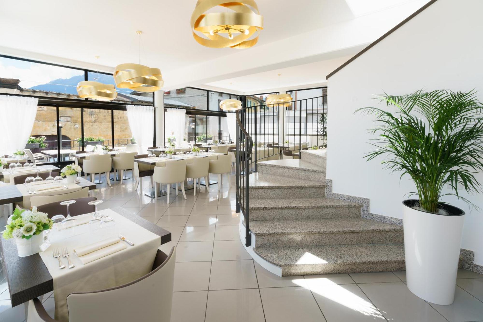 Residence Riva Del Lario Граведона Екстериор снимка