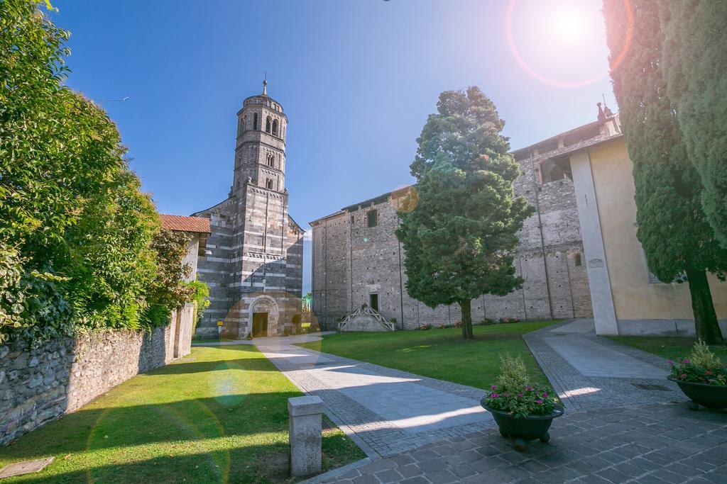 Residence Riva Del Lario Граведона Екстериор снимка