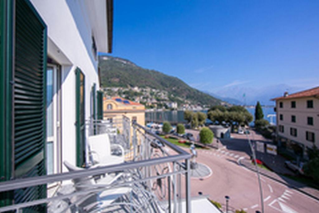 Residence Riva Del Lario Граведона Екстериор снимка