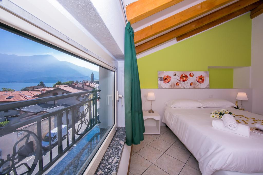 Residence Riva Del Lario Граведона Екстериор снимка