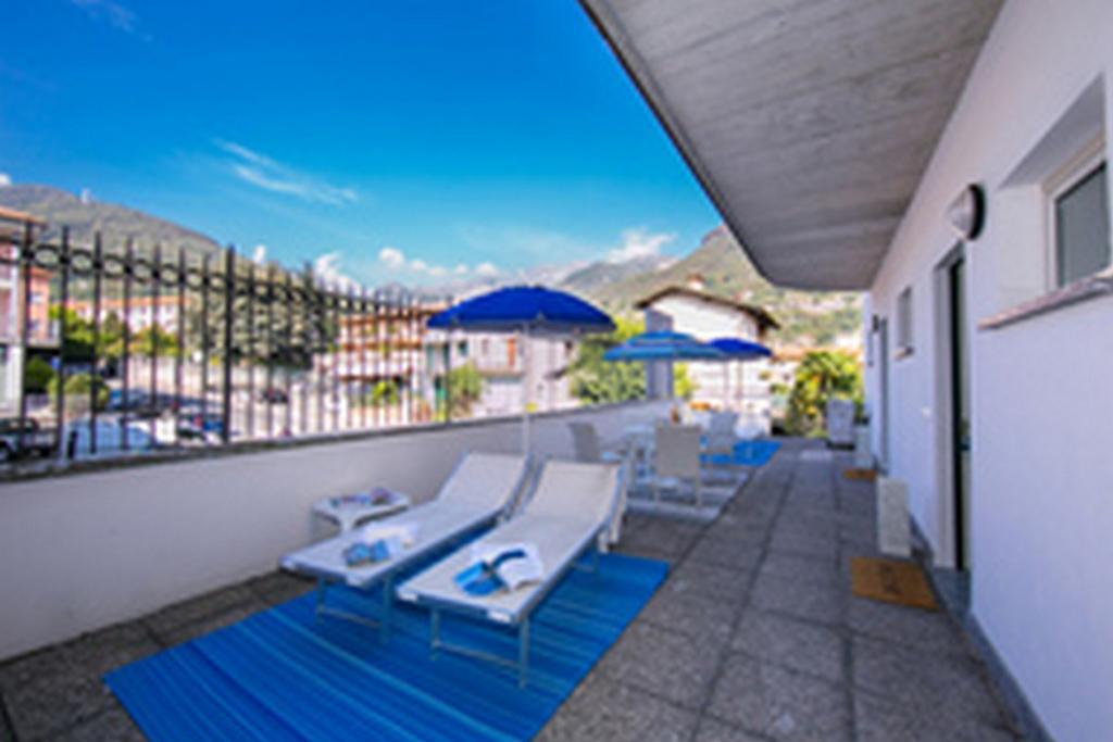 Residence Riva Del Lario Граведона Екстериор снимка